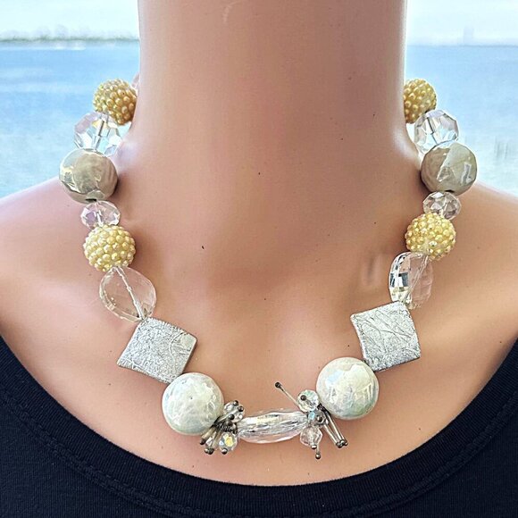 Artisan Made Choker Necklace White Cream Silver Tone Chunky Beaded Toggle Closur - Picture 2 of 3